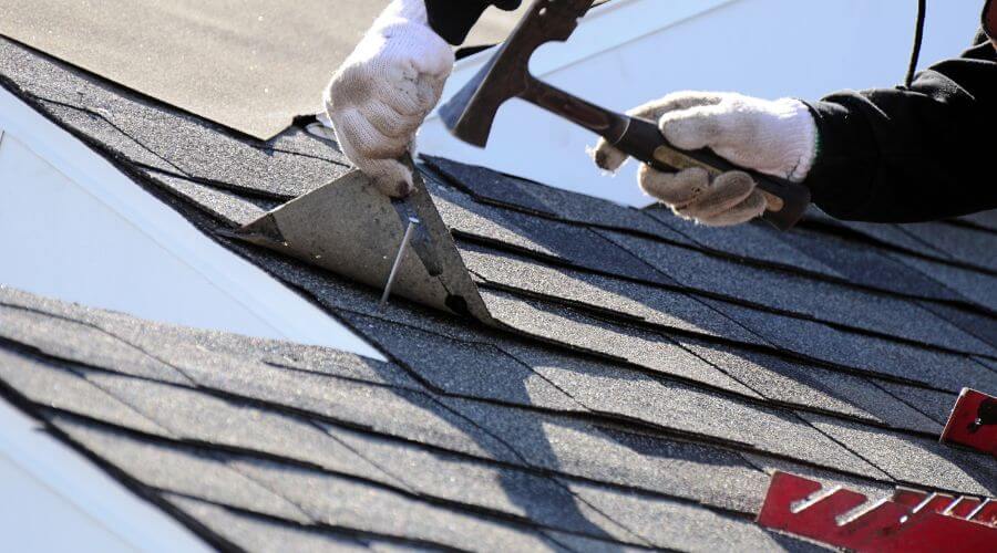 Expert Emergency Roof Repairs services in Millbrook, IL